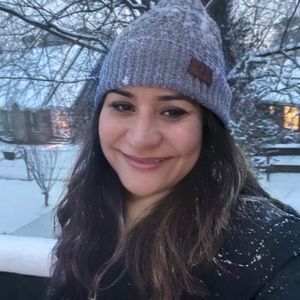 Meet your Posher, Mayra